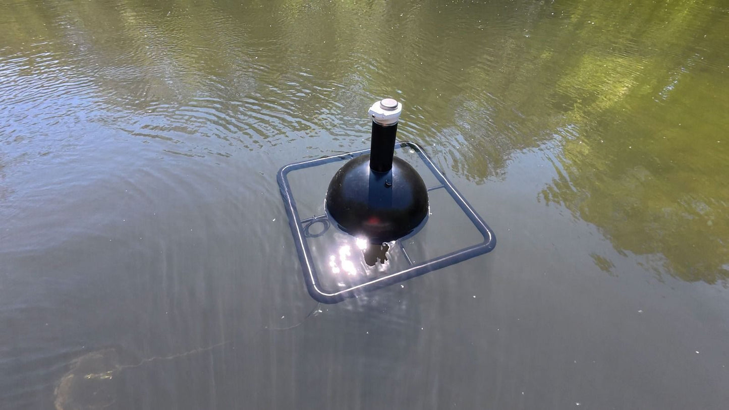 TerraTransfer Flachwasserboje schwimmend im Einsatz auf einem See